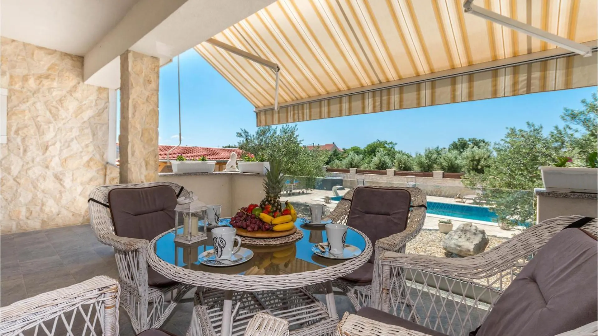 Tinj Gorgeous Home In Polaca With Outdoor Swimming Pool בית נופש
