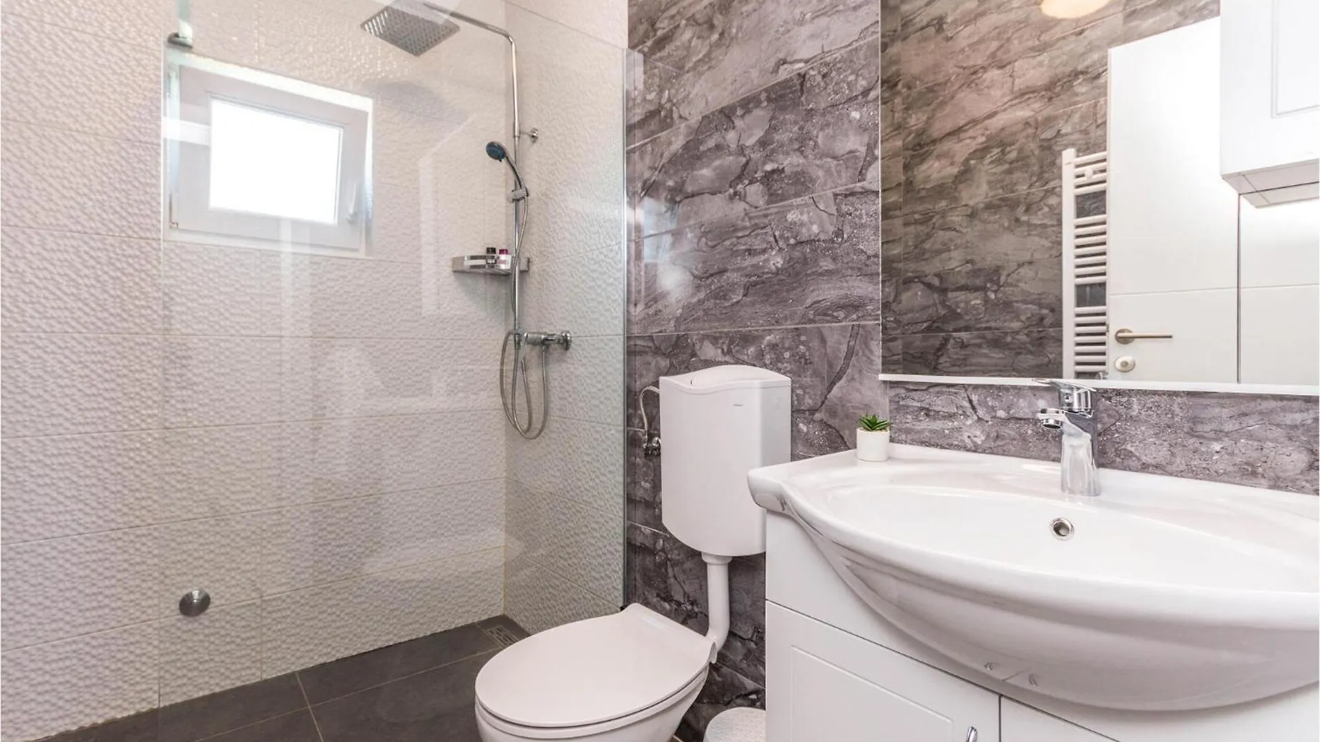 בית נופש Tinj Gorgeous Home In Polaca With Outdoor Swimming Pool קרואטיה