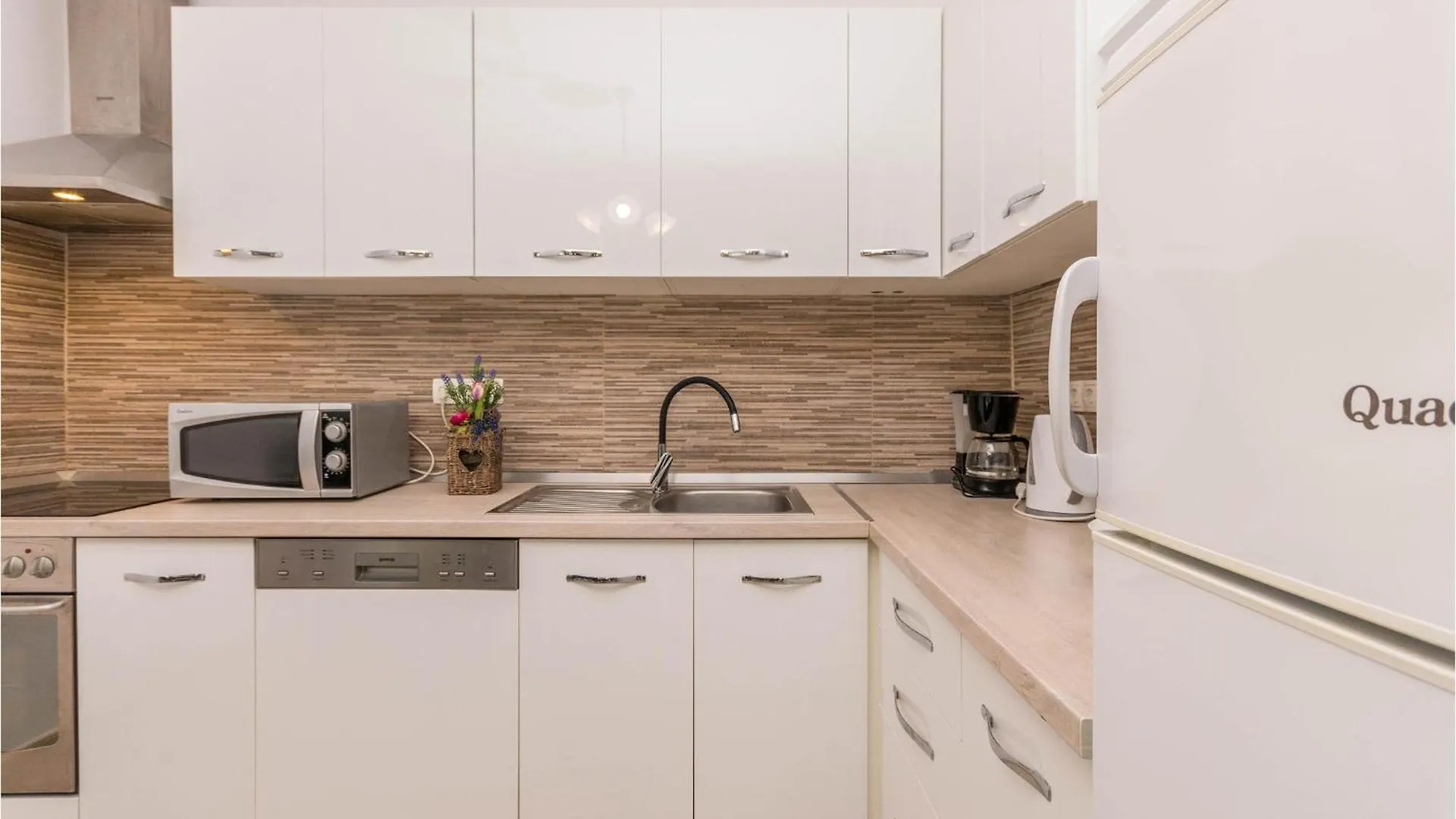 בית נופש Tinj Gorgeous Home In Polaca With Outdoor Swimming Pool קרואטיה